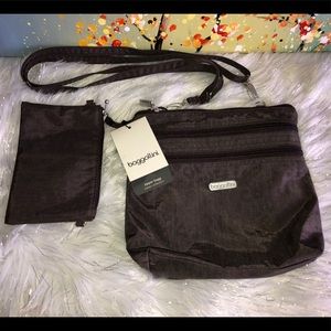 Brown leopard print purse with wristlet